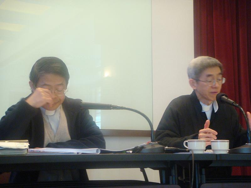 sc_Fr  L Lee(Chancellor), Fr F Tse.JPG